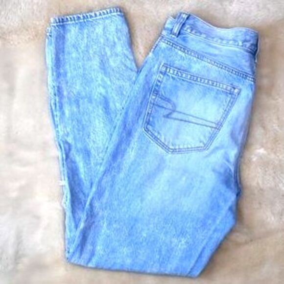 American Eagle Jeans Womens Size 2 Light Blue Highrise Mom Distressed Denim - Picture 2 of 13